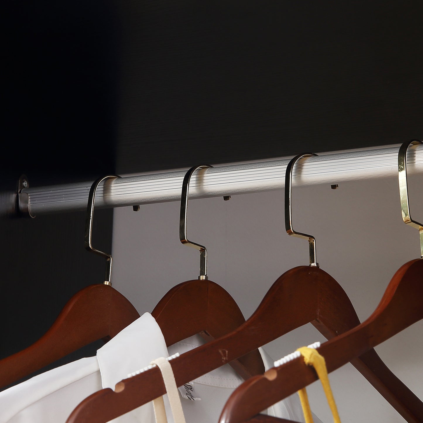 Open Wardrobe on Wheels, Bedroom Wardrobe with Clothes Hanging Rail, 3 Storage Shelves, Mobile Garment Rack for Cloakroom