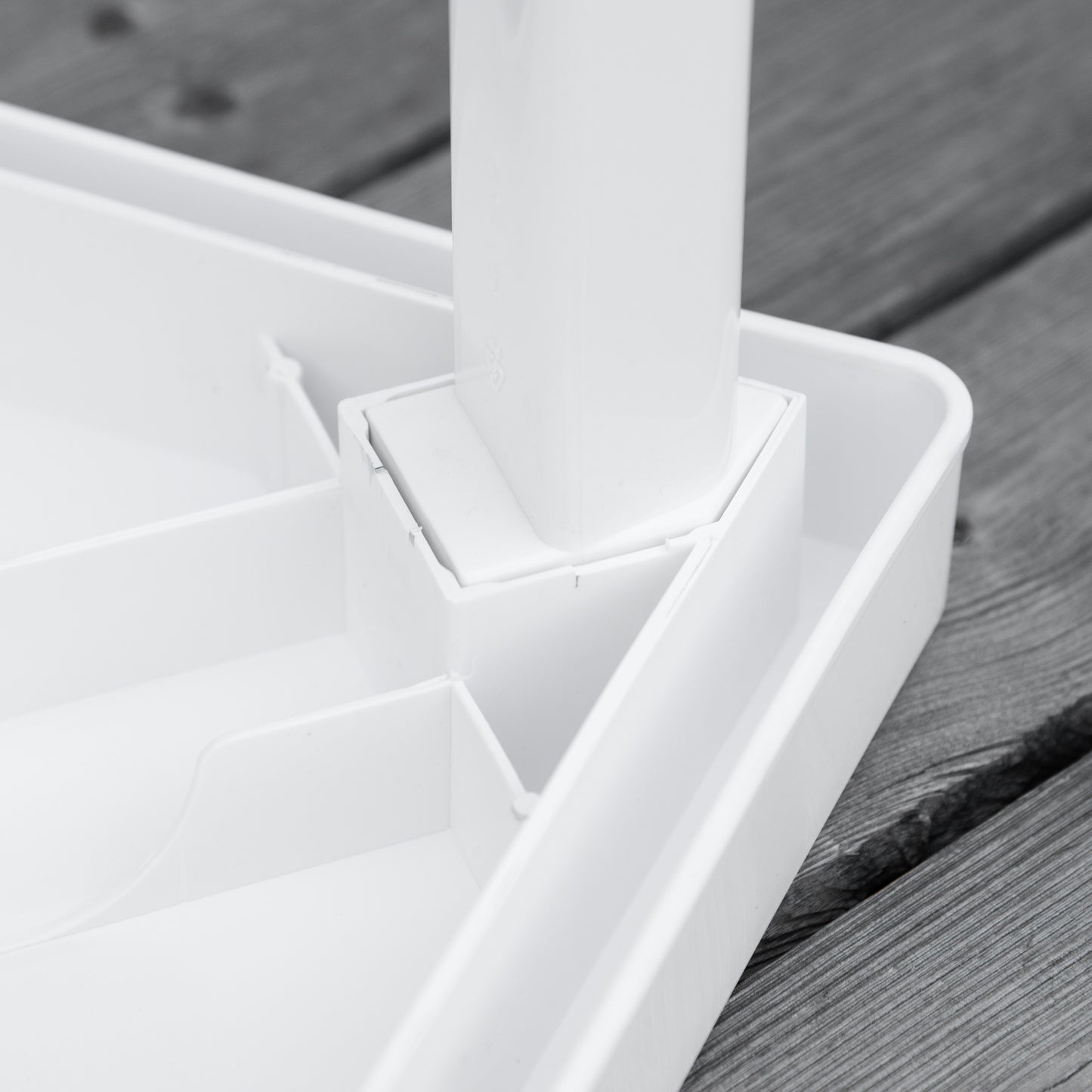 Garden Side Table Plastic Outdoor Square Coffee End Table for Drink Snack, White