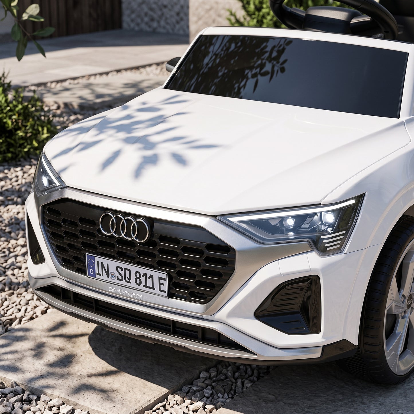 Audi Q8 etron Sportback Licensed Ride on Car with Remote Control, Four-Wheel Suspension, Soft Start for Ages 3-4, White