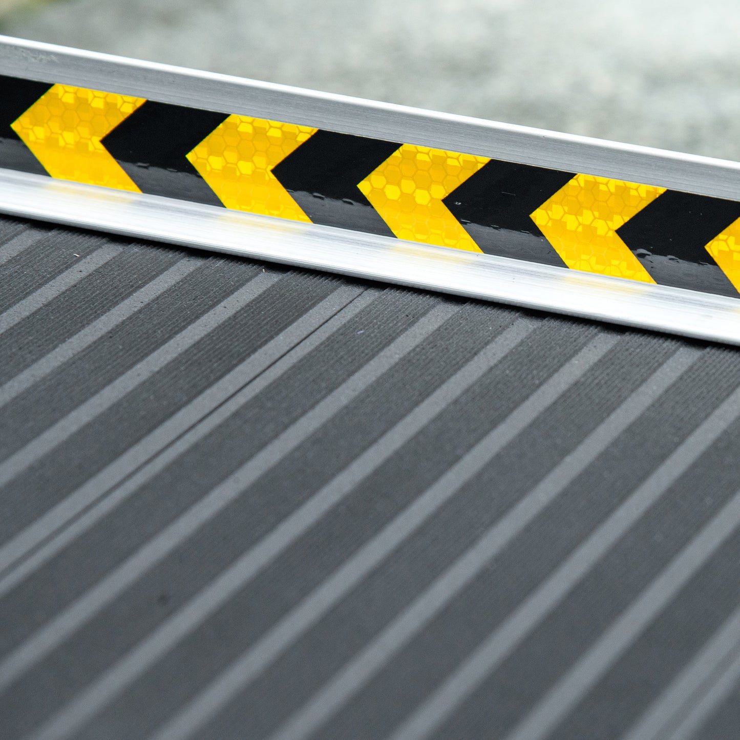 Wheelchair Ramp, 152L x 73Wcm, 272KG Capacity, Folding Aluminium Threshold Ramp with Non-Skid Surface