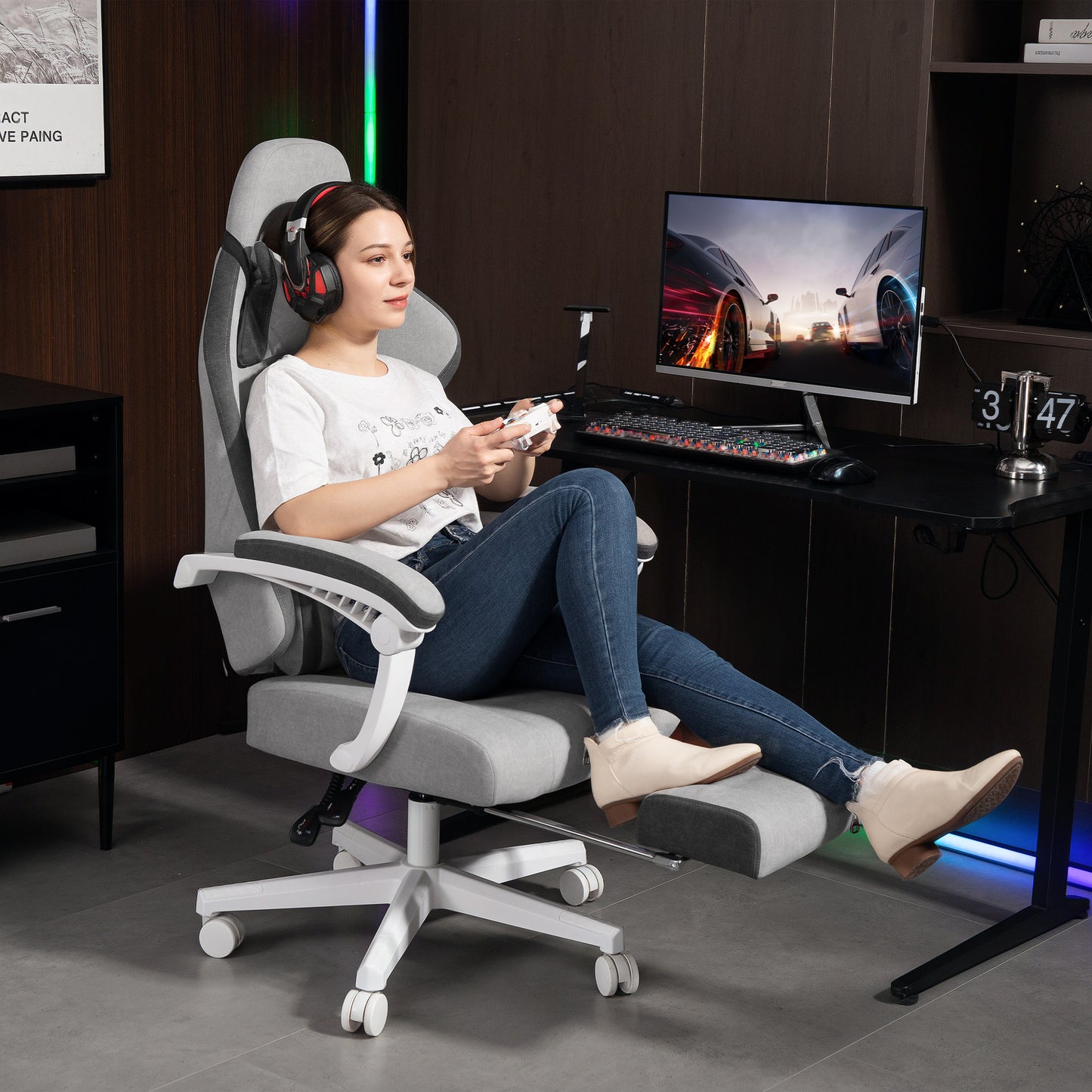 Gaming Chair, Gamer Computer Chair with Footrest, High Back, Lumbar Support, Adjustable Height