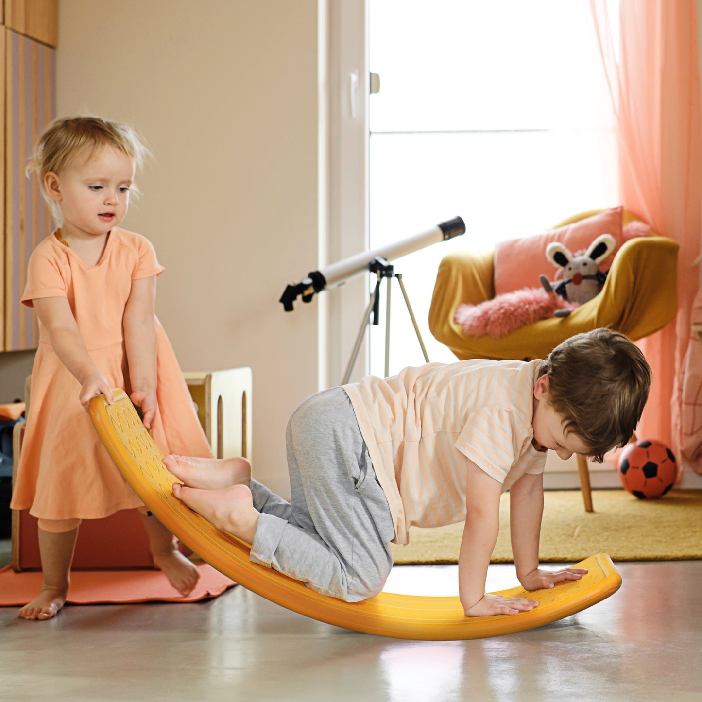 ZONEKIZ Balance Board Kids Wobble Board, Stepping Stone, Montessori Toy for Children, Nursery Toy, for Ages 3-6 Years
