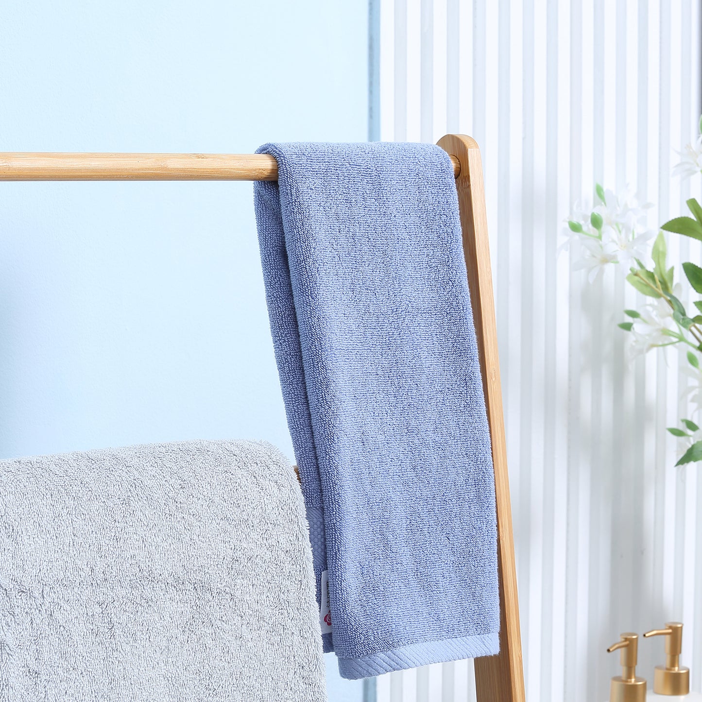 Freestanding Natural Bamboo Towel Rack with 3 Towel Rails and 3 Storage Shelves