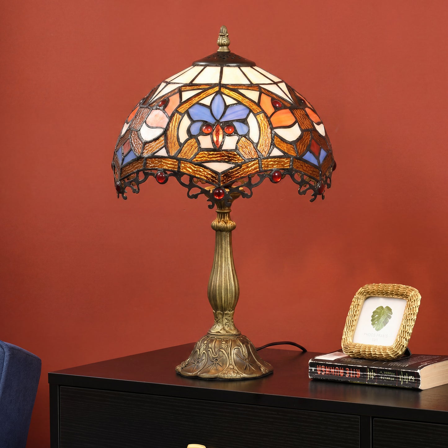 Tiffany Lamp, Stained Glass Table Lamp, Handcrafted Artisan Collectible, Suitable for Living Room and Bedside
