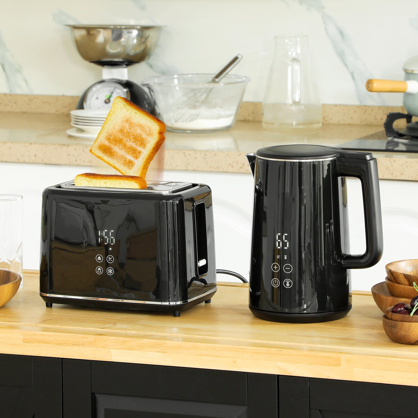 Polished Stainless Steel Kettle and Toaster Set - Black