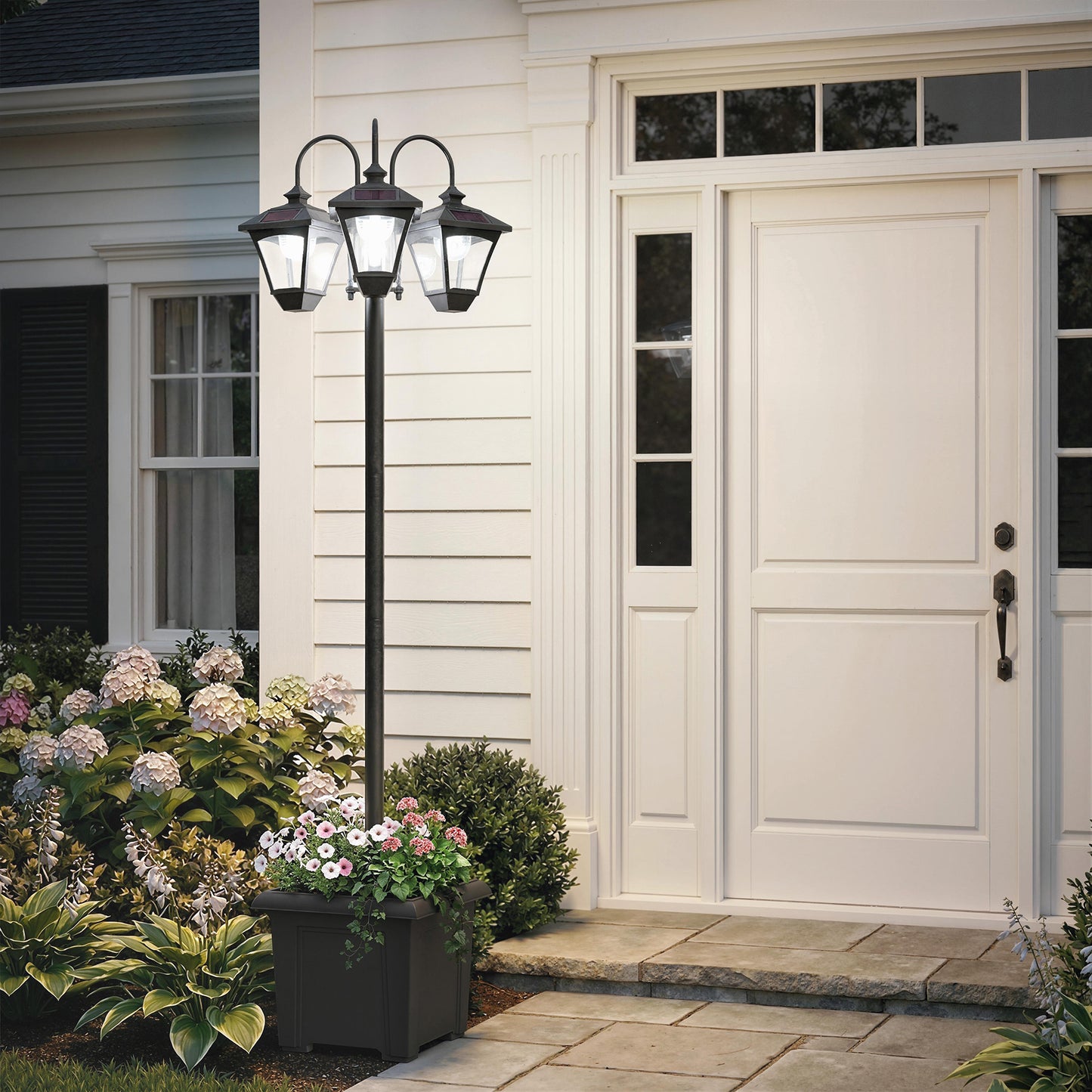 Solar Lamp Post with Dusk-to-Dawn Sensor Street Light with 3-Head Planter 185 cm Black