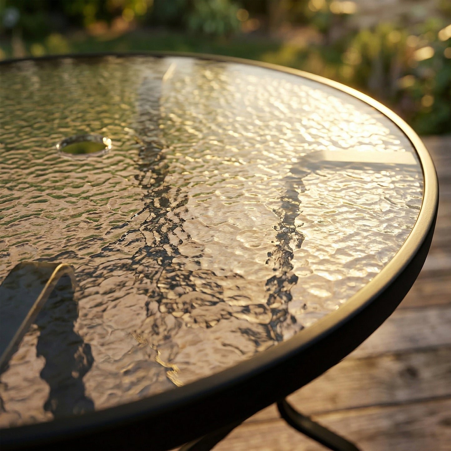 Tempered Glass Top Round Outdoor Dining Table with Parasol Hole, 96.5 x 96.5 x 71 cm