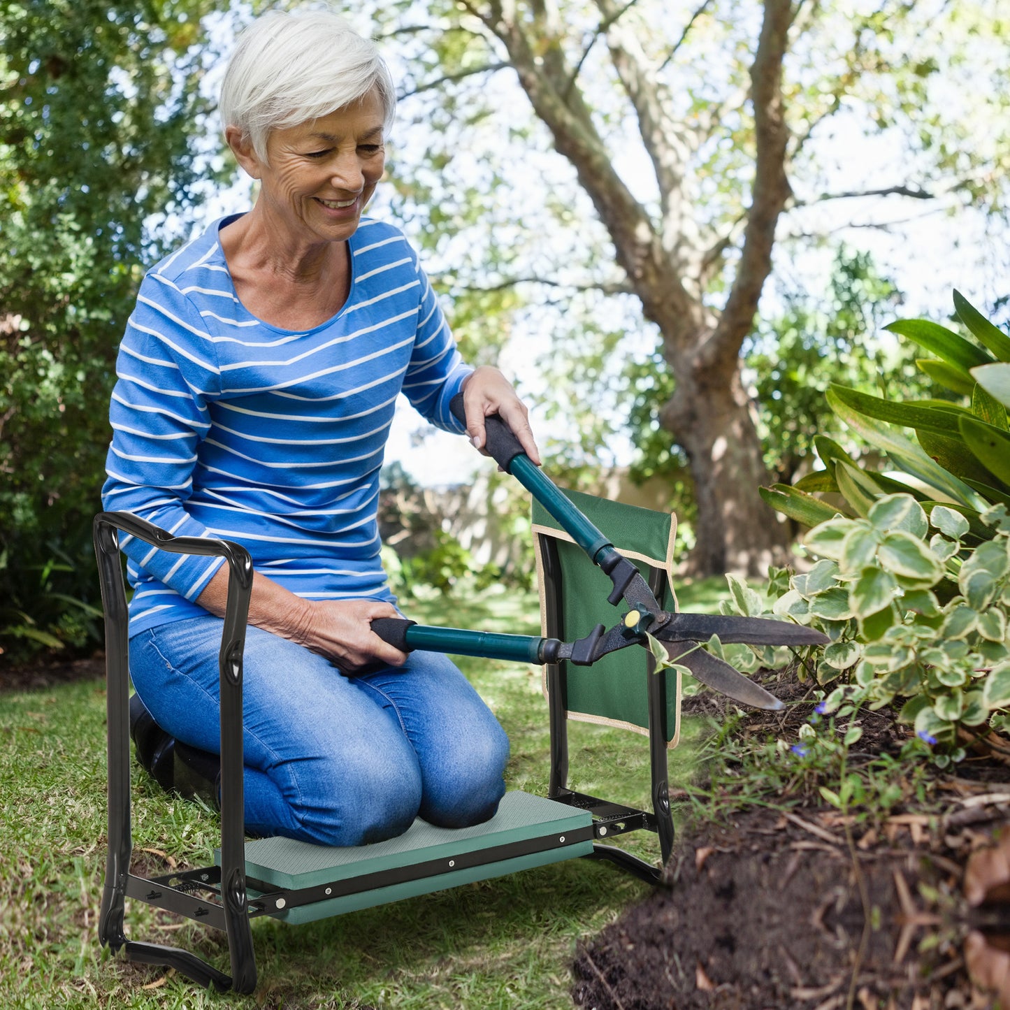 Steel Frame Padded Garden Kneeler, with Tool Bag - Green