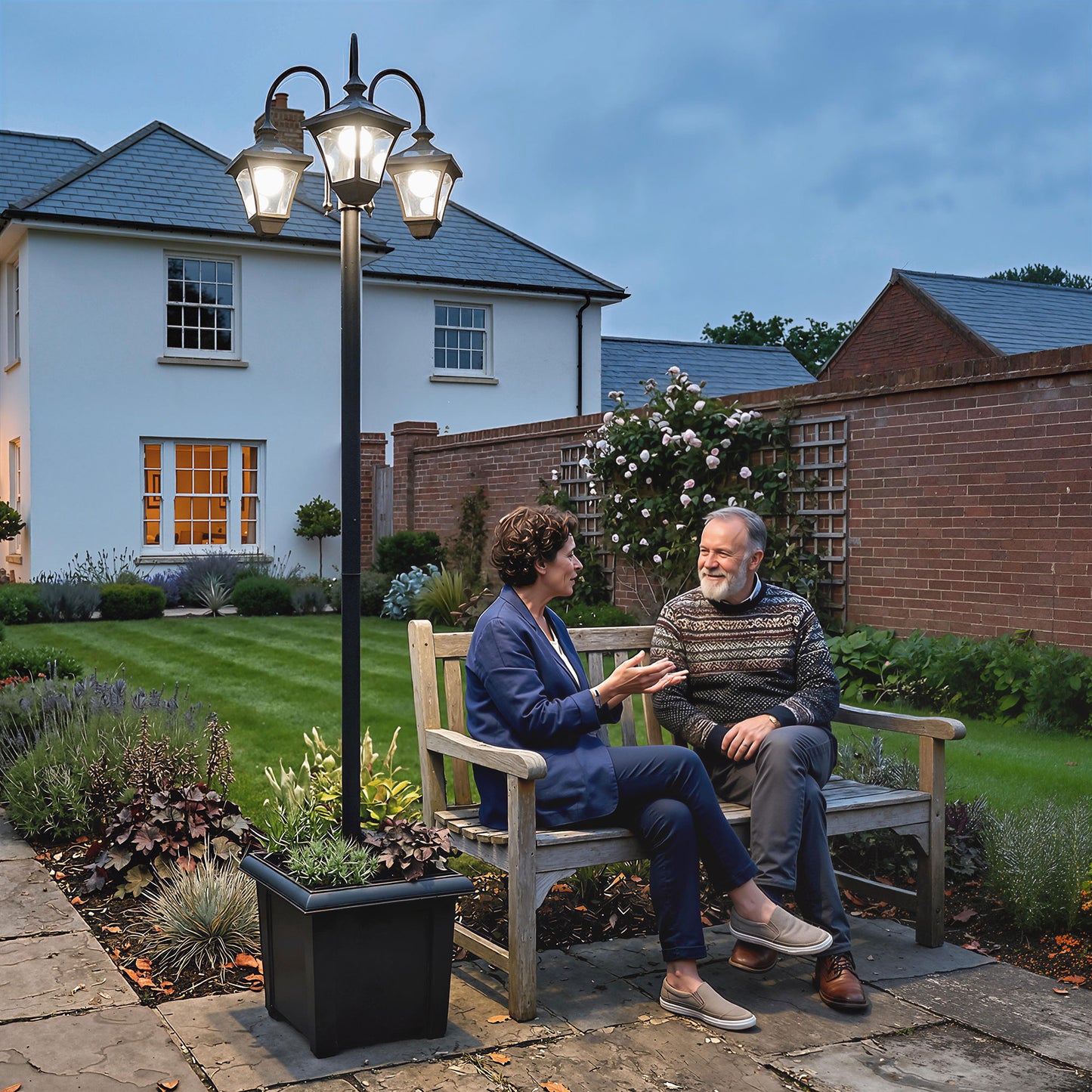 Solar Lamp Post with Dusk-to-Dawn Sensor Street Light with 3-Head Planter 185 cm Black