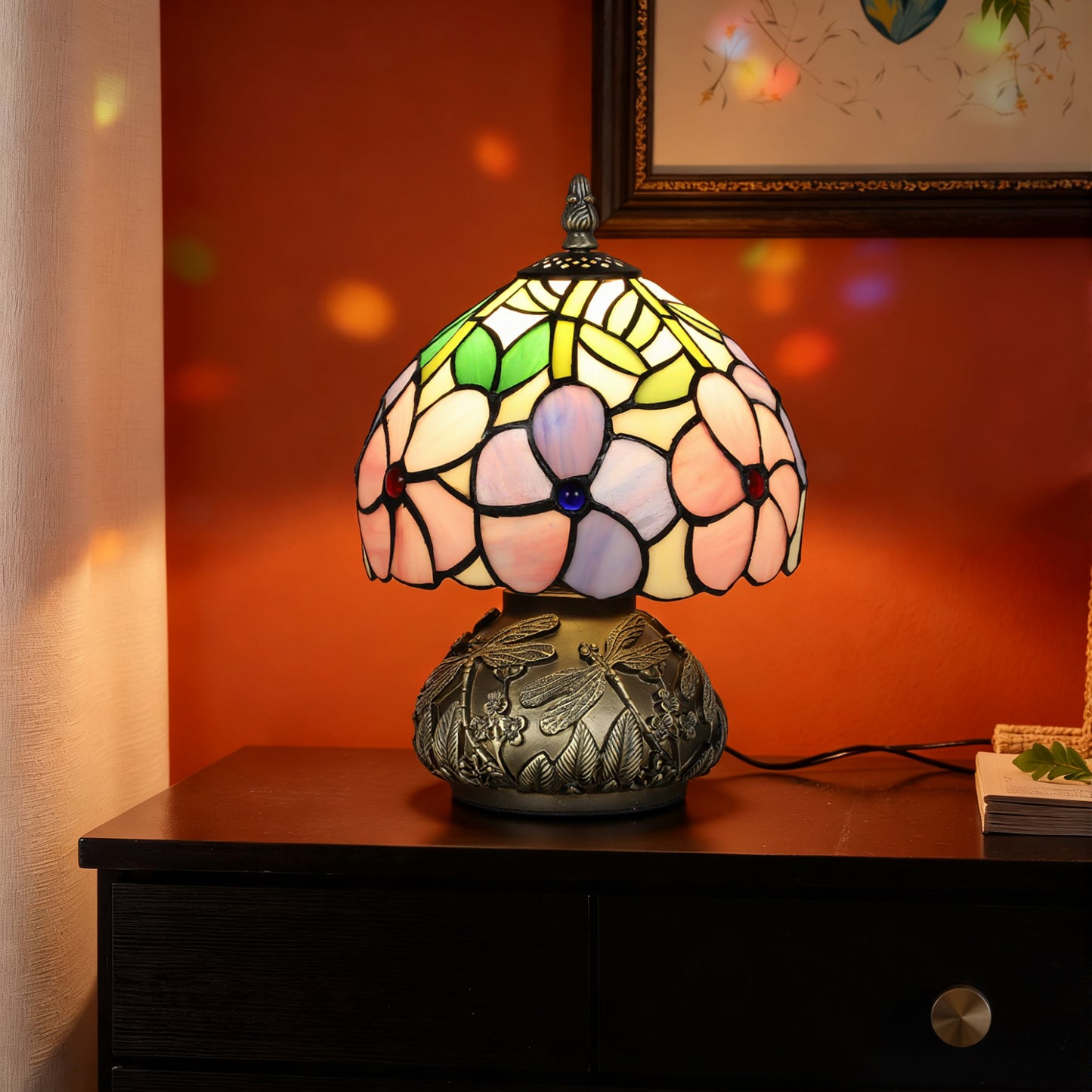 Tiffany-Style Table Lamp with Sculpted Dragonfly Base, Handcrafted Classic Stained Glass Bedside Lamp for Living Room and Bed
