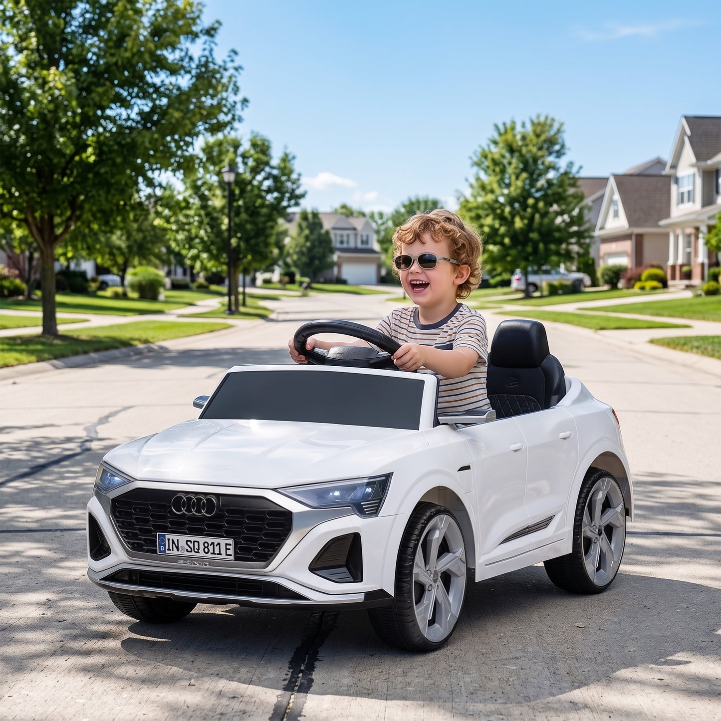 Audi Q8 etron Sportback Licensed Ride on Car with Remote Control, Four-Wheel Suspension, Soft Start for Ages 3-4, White