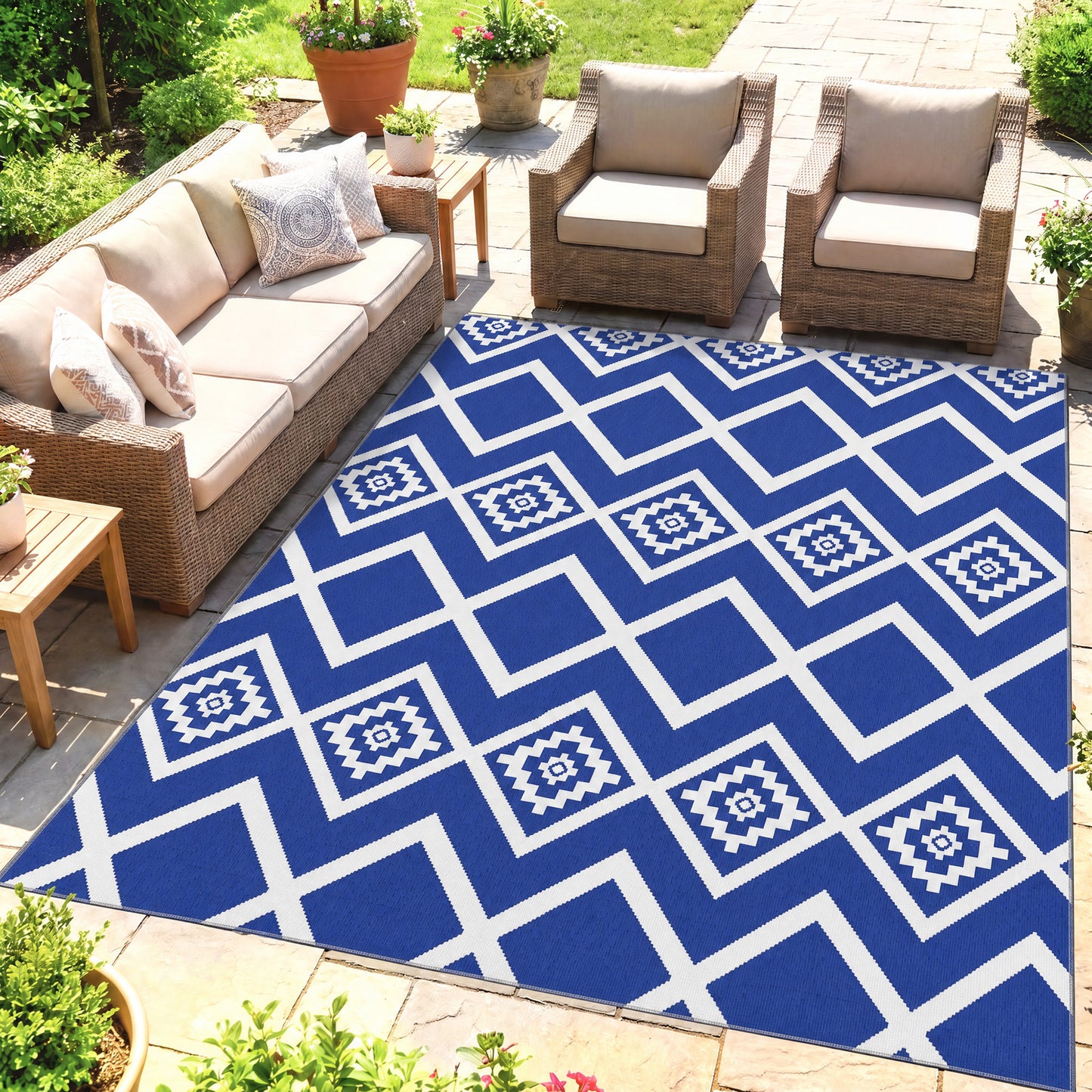 Plastic Straw Reversible RV Outdoor Rug with Carry Bag, 182 x 274cm, Blue and White