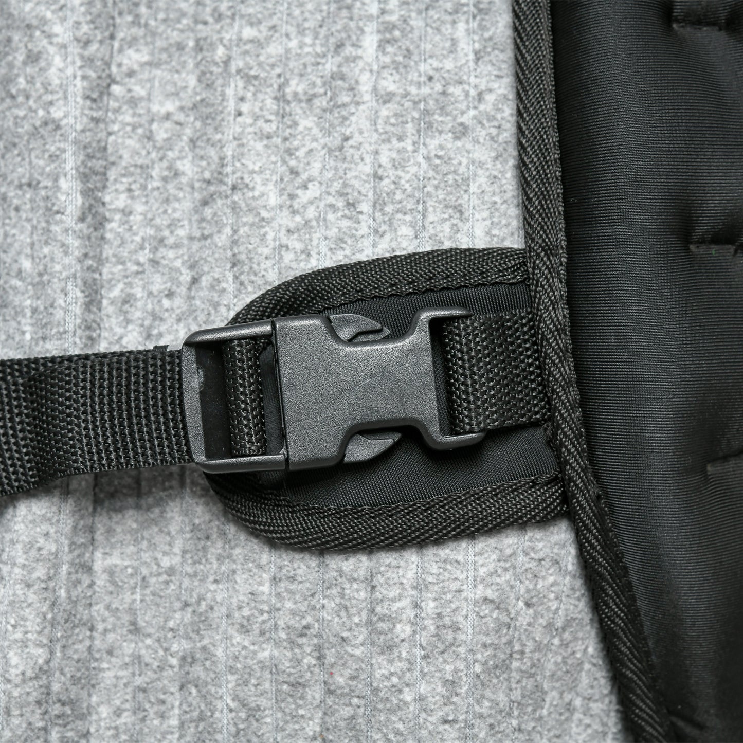8KG Weighted Vest, Running Weight Vest with Adjustable Strap, Convenient Pocket and Reflective Strips for Men and Women