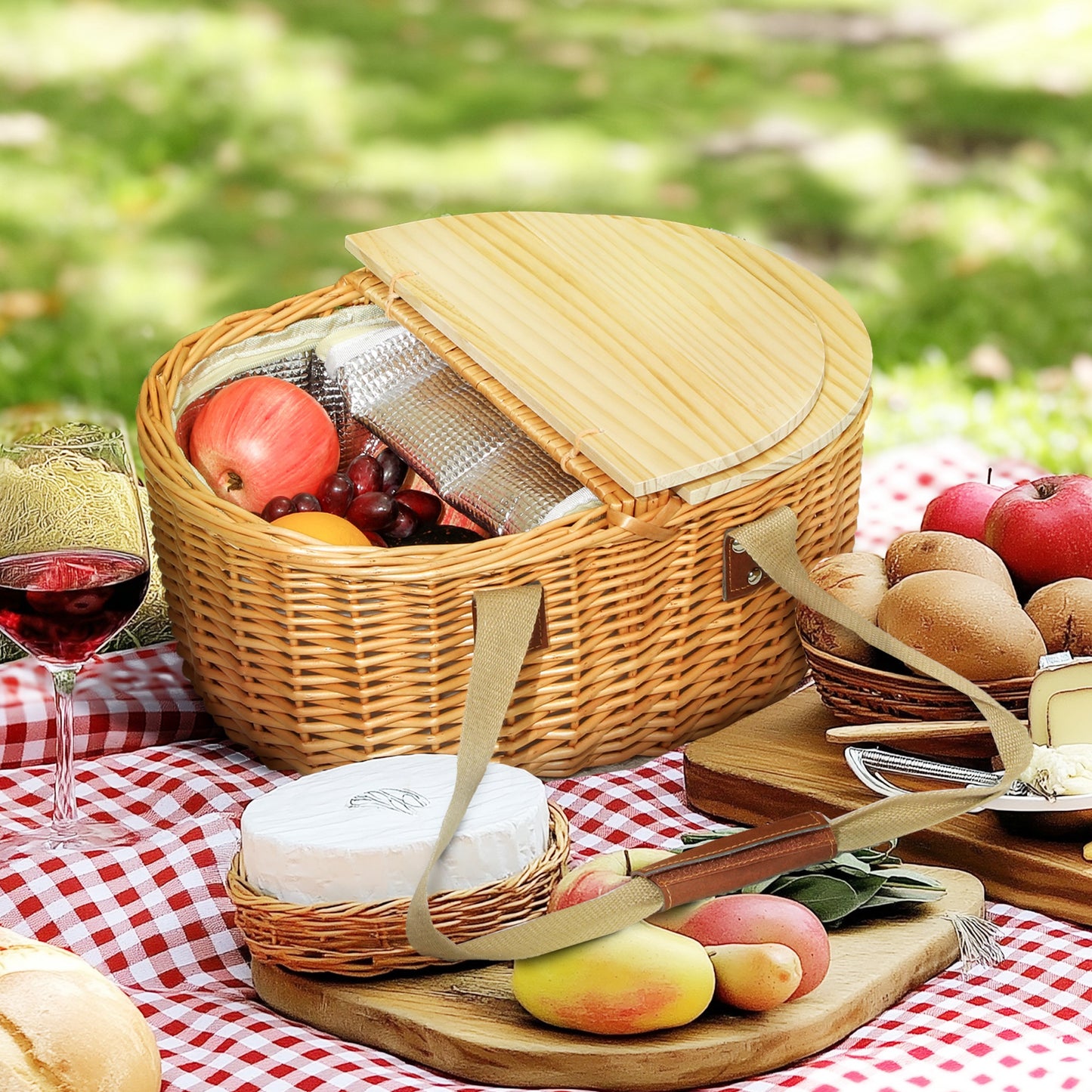 Wicker Picnic Basket for 2 with Pine Wood Lid, Picnic Hamper with Cooler Compartment, Cutlery Service Kits
