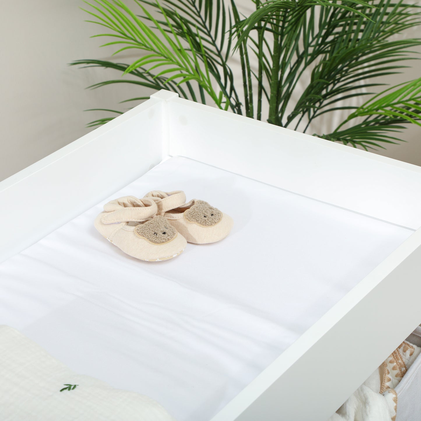 Baby Changing Unit with 4 Storage Drawers, Mat for Bedroom Nursery, 84 x 84.5 cm, White