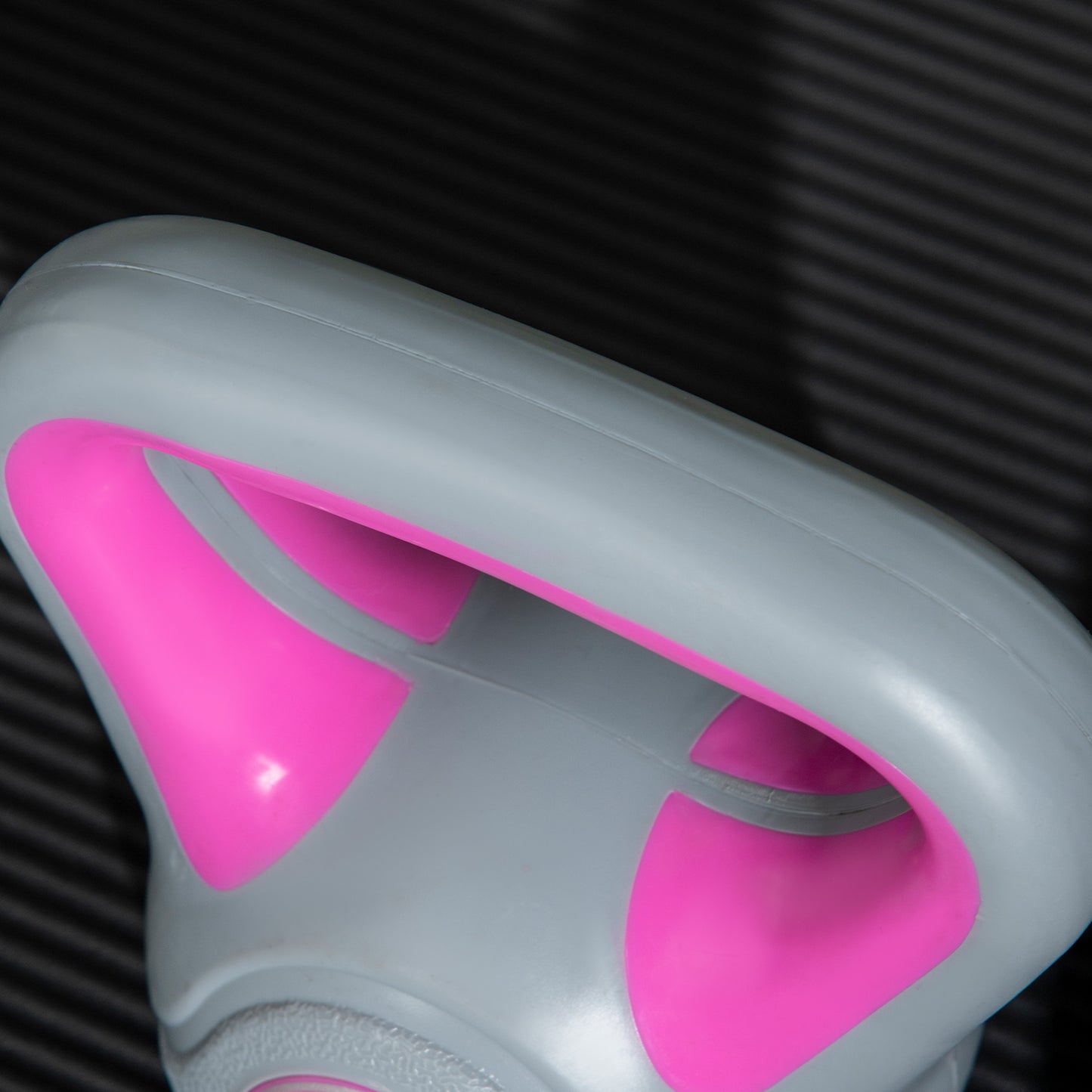 Kettlebell, 2kg Kettle Bells with Handle for Home Gym Weight Lifting and Strength Training, Pink and Grey