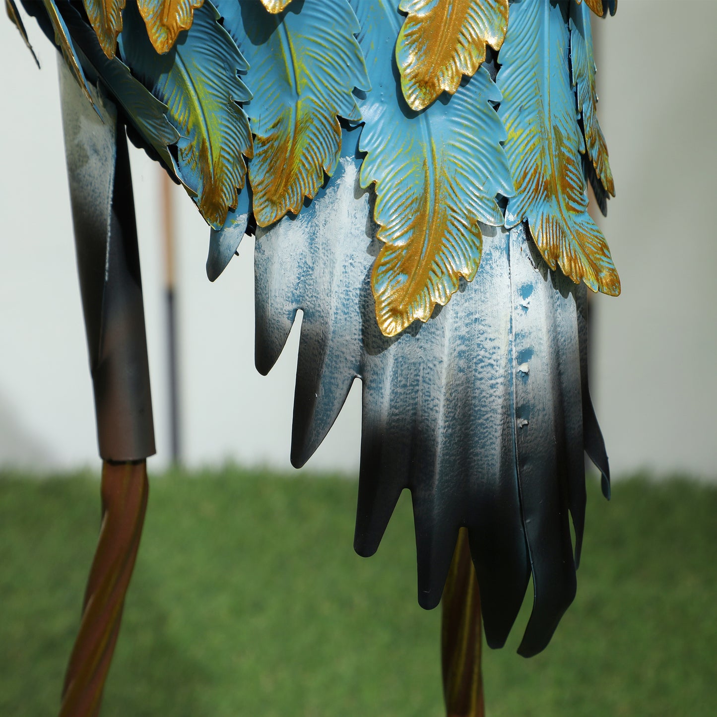 Heron Garden Statue, Standing Garden Ornament, Metal Garden Gift with Stakes, 28 x 17 x 63 cm, Multi-Colour