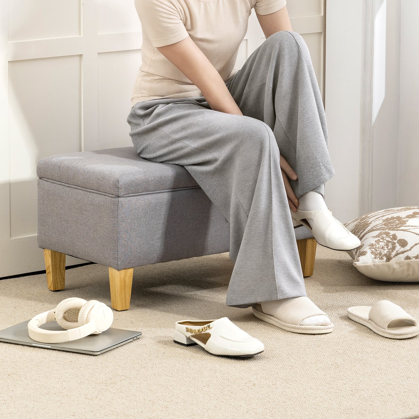 30L Linen Storage Ottoman Padded Footstool with Rubberwood Legs for Storage Box, Bed End, Shoe Bench, Seating, Light Grey