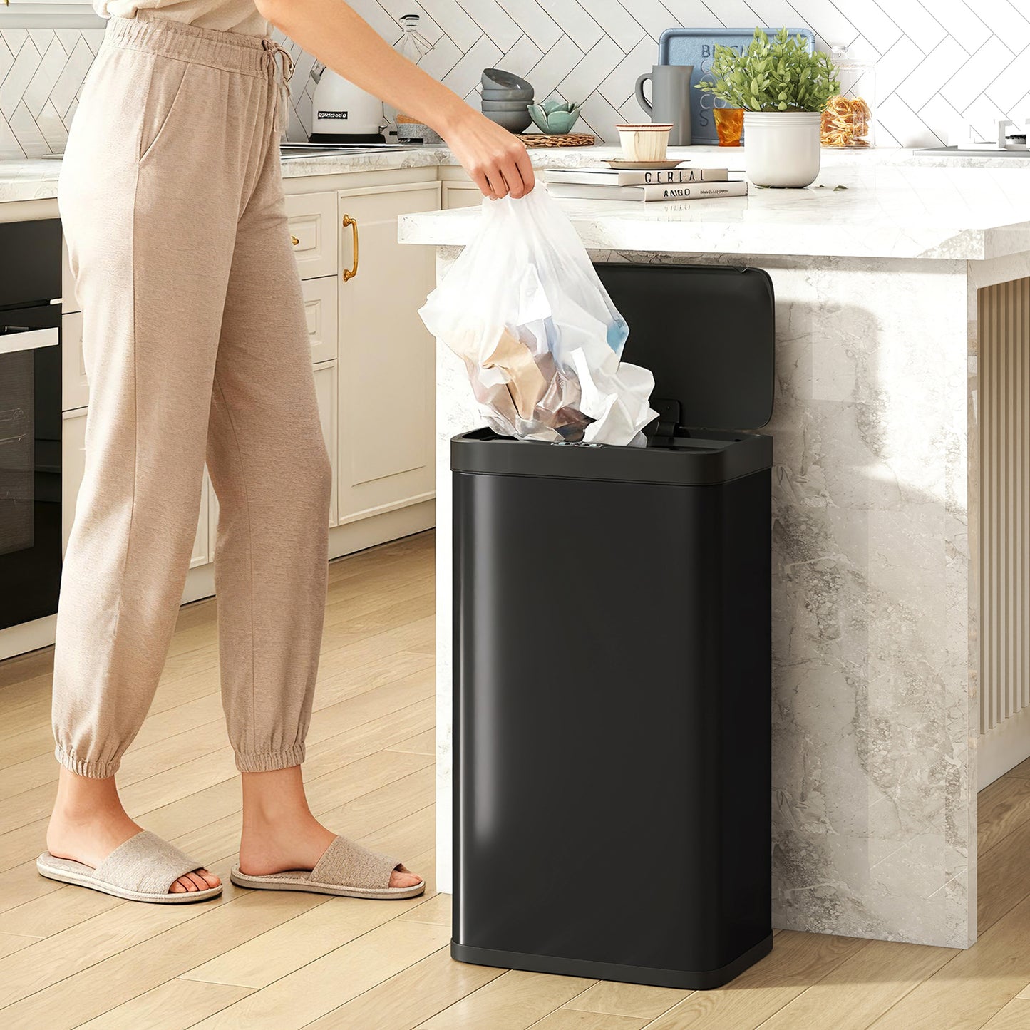 45L Kitchen Sensor Bin - Black