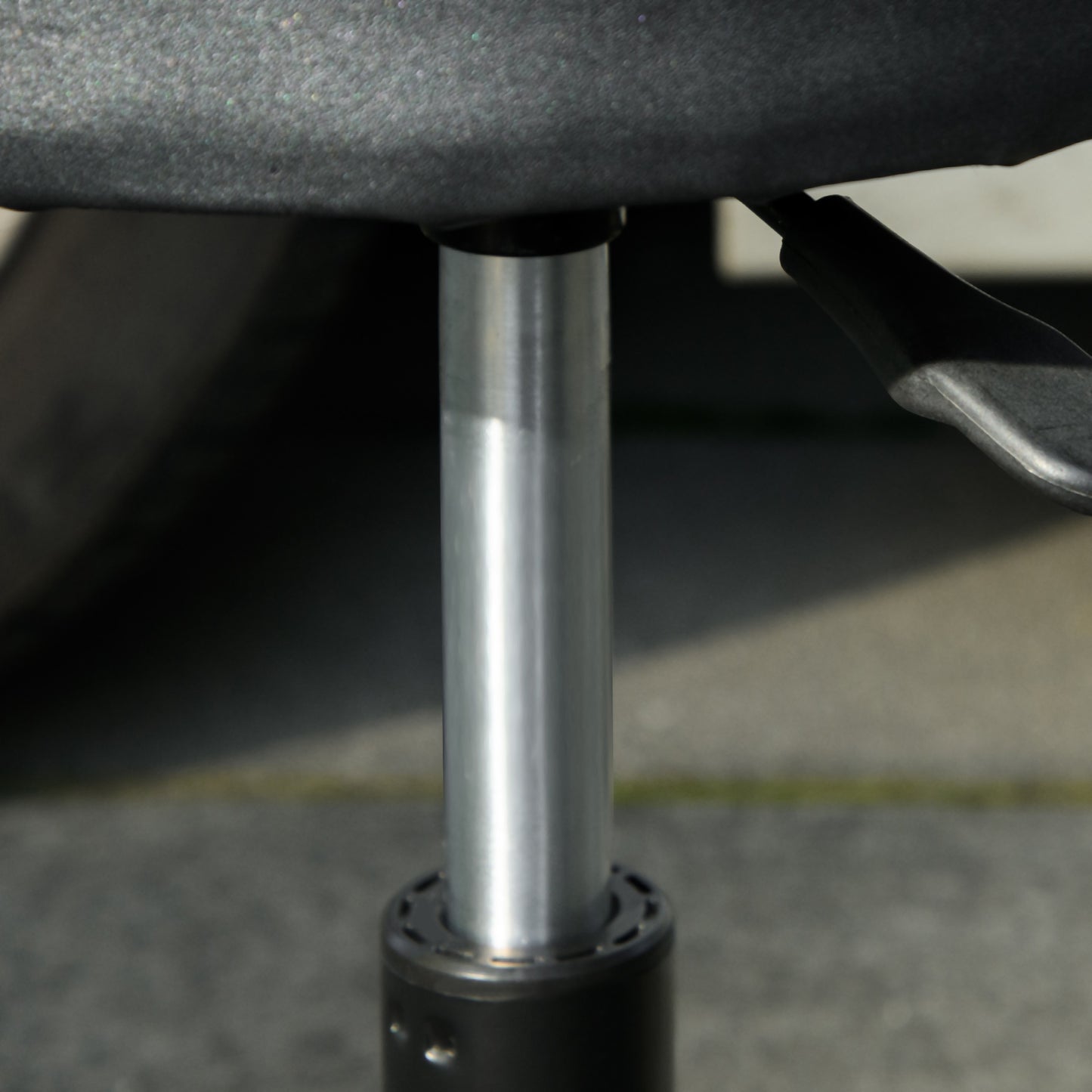 Rolling Mechanical Stool, Pneumatic Adjustable Workshop Stool with Tool Tray, Wheels - Black